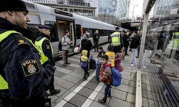 السويد: مشروع قانون يقيد سفر الآباء من أصول مهاجرة مع أطفالهم