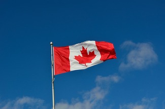 كندا تعلن عن دعمها للمقيمين المؤقتين الأتراك والسوريين مع تسهيلات العودة إليها