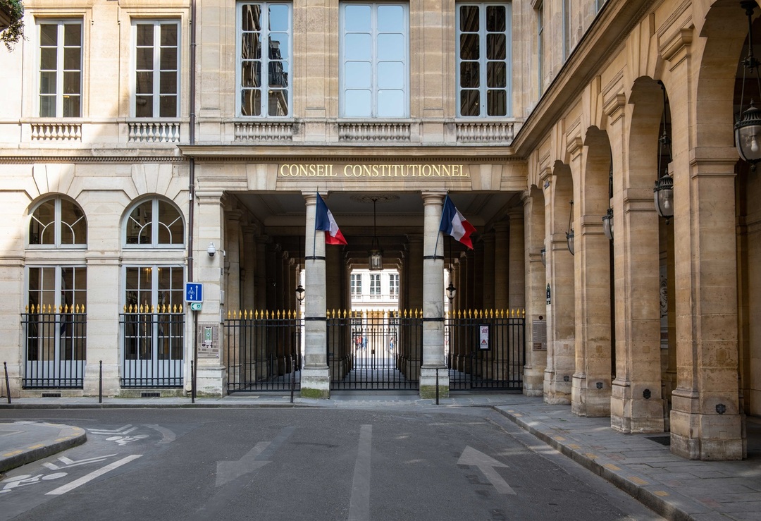 المجلس الدستوري الفرنسي يرفض بنود كثيرة في قانون الهجرة الجدلي