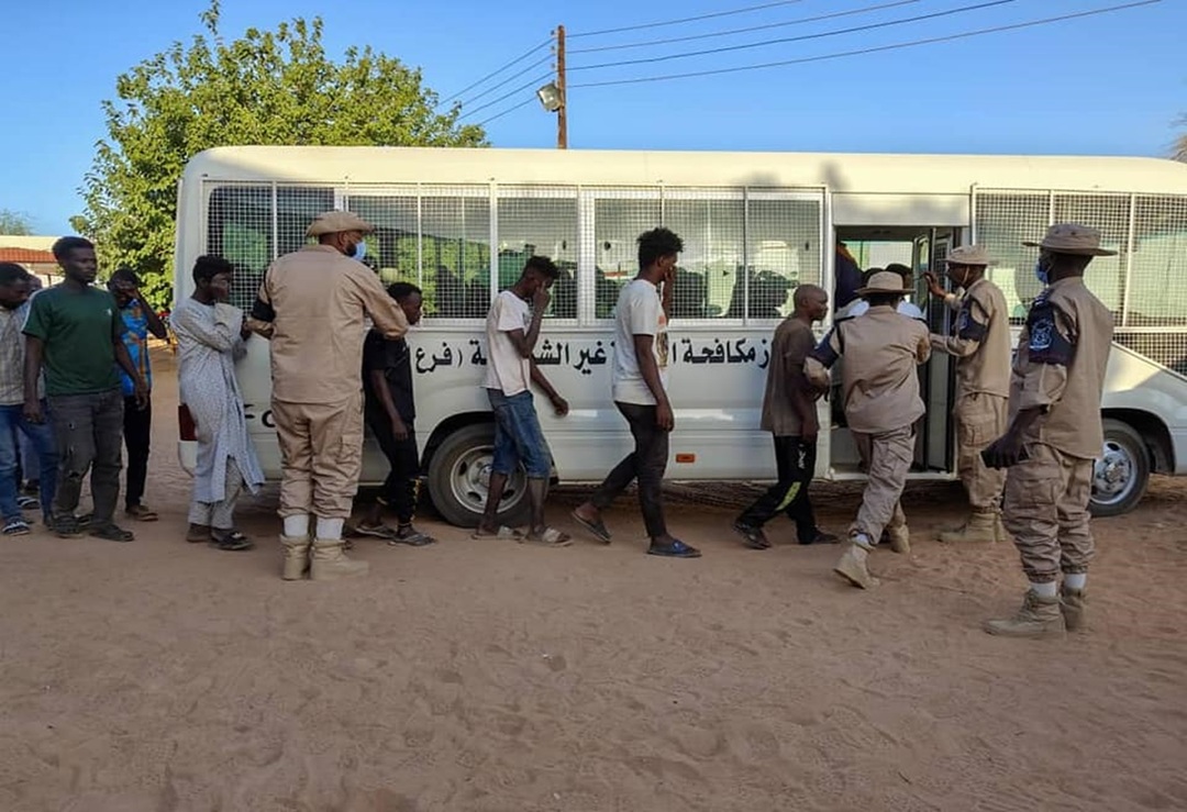 ليبيا: بوابة الجحيم للمهاجرين...تقرير استقصائي يكشف انتهاكات مروعة لحقوق الإنسان