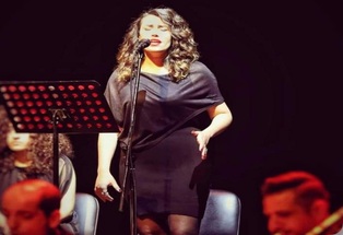 بورتريه مهاجرون - المغنية السورية نهلة موسى